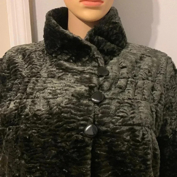 Kristen Blake - Picture 2 of 9